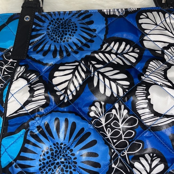 Vera Bradley in Performance Twill Tote Bag - Picture 9 of 12